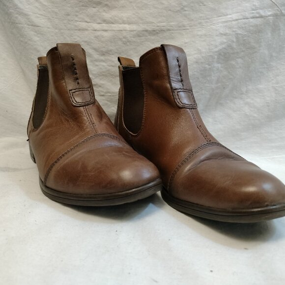 Earth Dorset Ankle Boots - Picture 1 of 8